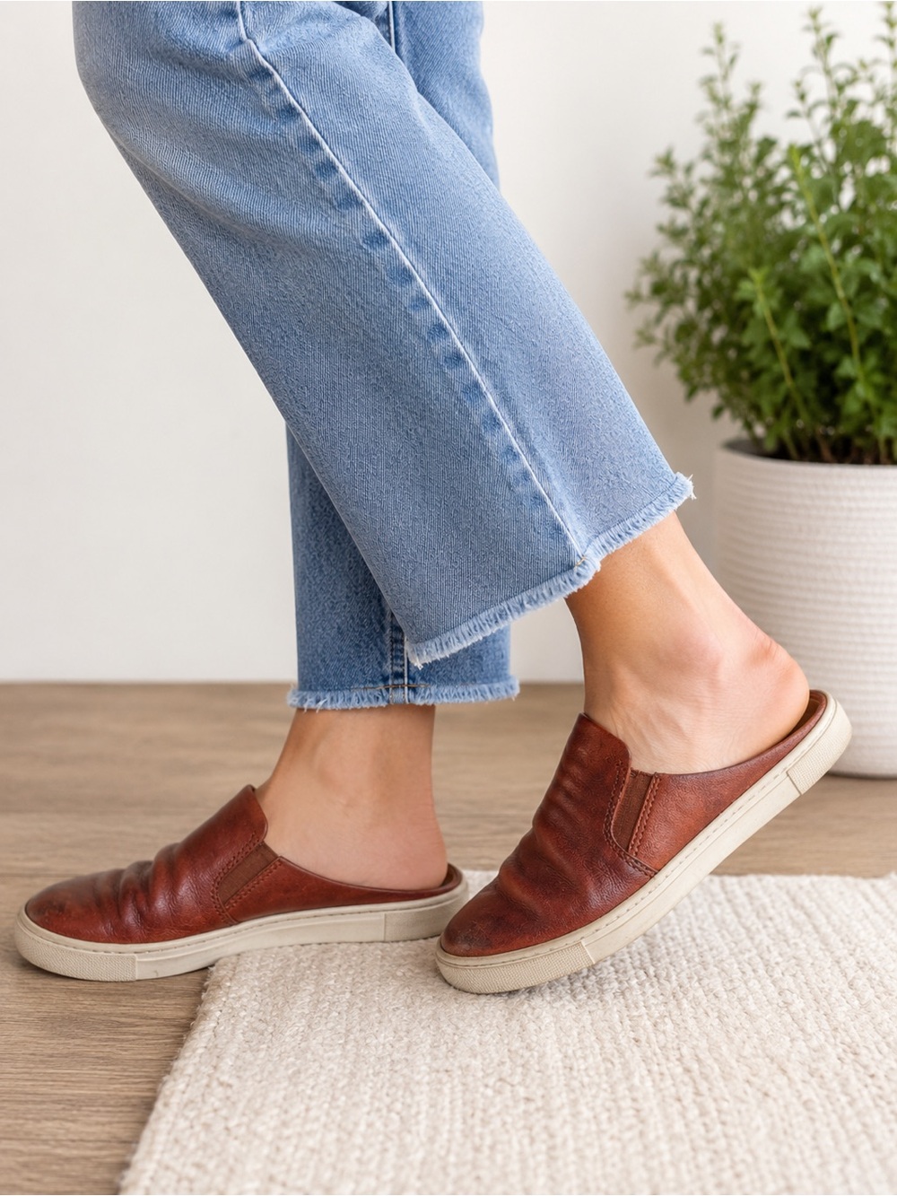 Frye Ivy Slip-On Mule Cognac Size 5.5